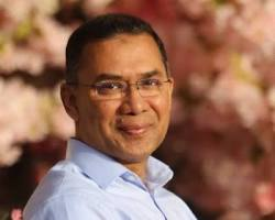 জ্বালানি তেলের চোরাচালান ও অবৈধ মজুতদারদের বিরুদ্ধে কঠোর ব্যবস্থা নেওয়ার নির্দেশ দিয়েছেন প্রধানমন্ত্রী তারেক রহমান। সরকার জানিয়েছে, দেশে জ্বালানি তেলের কোনো ঘাটতি নেই এবং কৃত্রিম সংকট তৈরির চেষ্টা কঠোরভাবে দমন করা হবে।