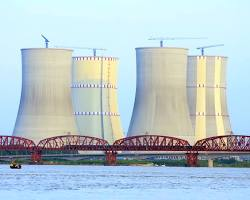 পাবনার ঈশ্বরদীতে অবস্থিত রূপপুর পারমাণবিক বিদ্যুৎকেন্দ্রকে ঘিরে দেশের জ্বালানি খাতে একটি নতুন অধ্যায়ের সূচনা হতে যাচ্ছে। আজ মঙ্গলবার (২৮ এপ্রিল) থেকে কেন্দ্রটিতে আনুষ্ঠানিকভাবে জ্বালানি লোডিং কার্যক্রম শুরু হচ্ছে। এর মধ্য দিয়ে বাংলাদেশ প্রথমবারের মতো পারমাণবিক শক্তি ব্যবহারকারী দেশের কাতারে নাম লেখাতে যাচ্ছে।