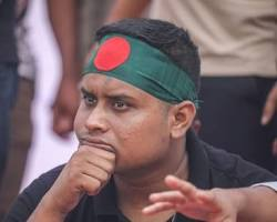 চট্টগ্রামে সাবেক মেয়রের বাসায় গিয়ে প্রশ্নের মুখে পড়লেন হাসনাত আবদুল্লাহ