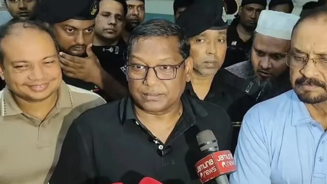 মমেক হাসপাতালে পদদলিত হয়ে ৬ জনের মৃত্যুর খবর সঠিক নয়: বিভাগীয় কমিশনার