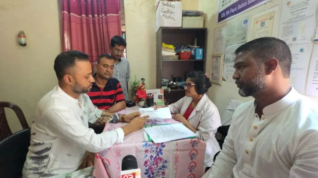মস্তিষ্কে আটকে আছে বুলেট, শরীরে ৪৭টি ছররা গুলি: আহত নার্স রীপা গোমেজের খোঁজ নিলেন প্রধানমন্ত্রী