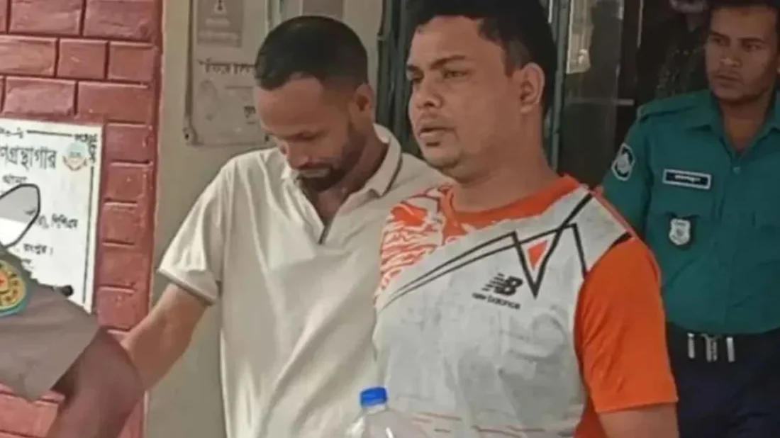 রংপুরে আবাসিক হোটেল থেকে ইয়াবাসহ দুই পুলিশ সদস্য আটক, কারাগারে পাঠানোর নির্দেশ